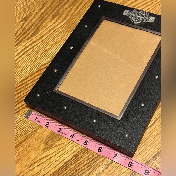Harley-Davidson® 5 x 7 Black Resin Tabletop Photo Frame Bar & Shield Logo - Picture 6 of 12
